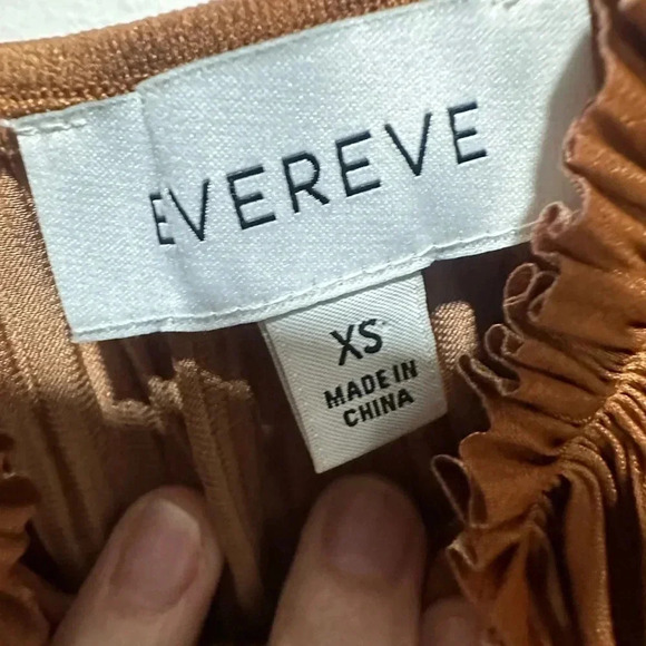 Evereve Dhalia Ruffle Satin Tank Rust Size XS NWOT - Picture 3 of 4
